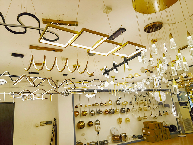 Elegant crystal chandelier design