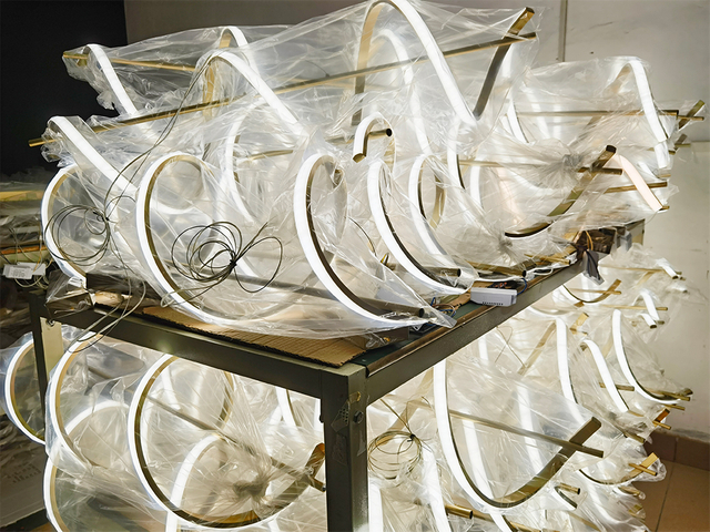 LED wall light for home and office